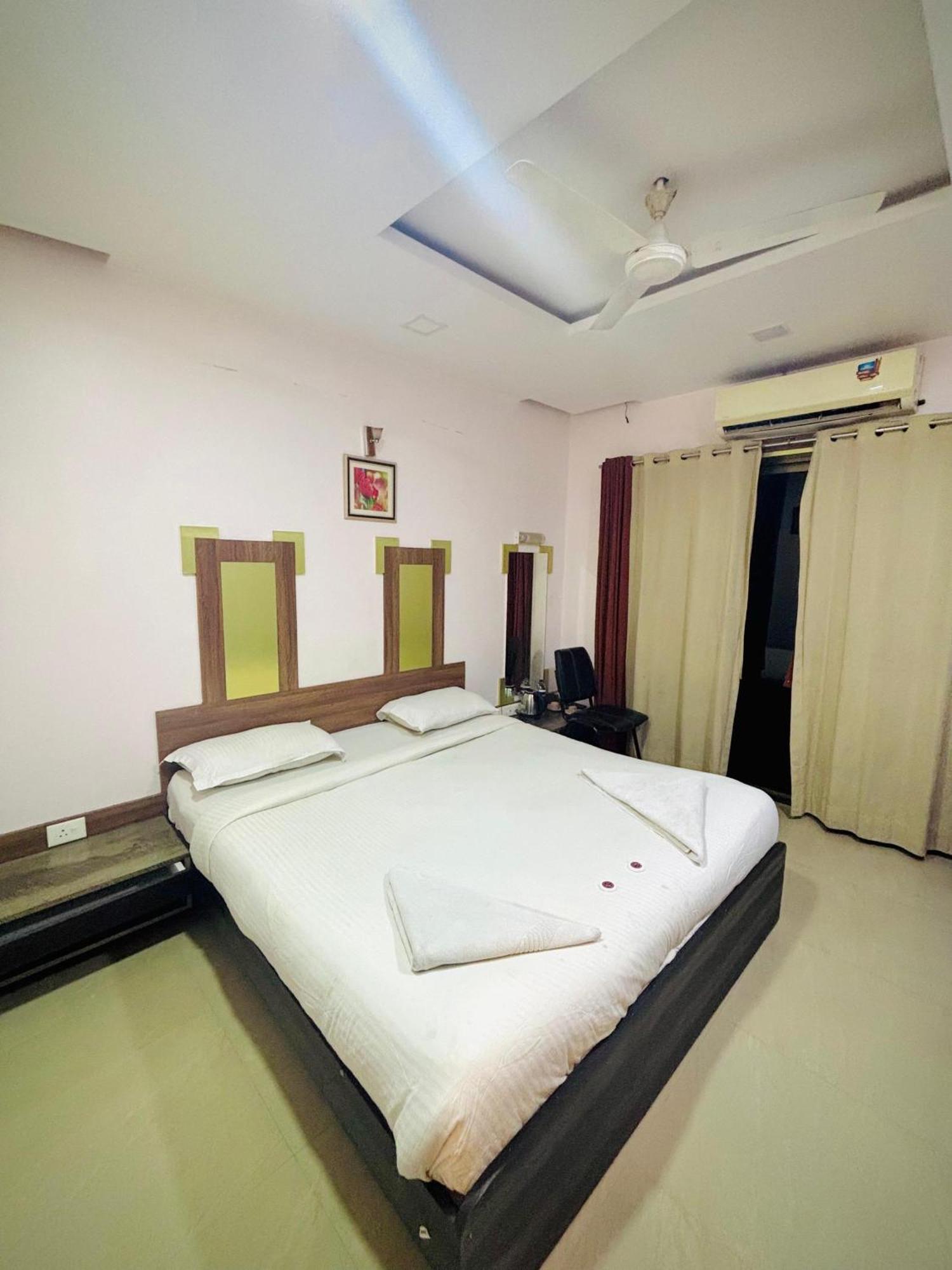 Hotel Laxmi Residency 罗纳瓦拉 外观 照片