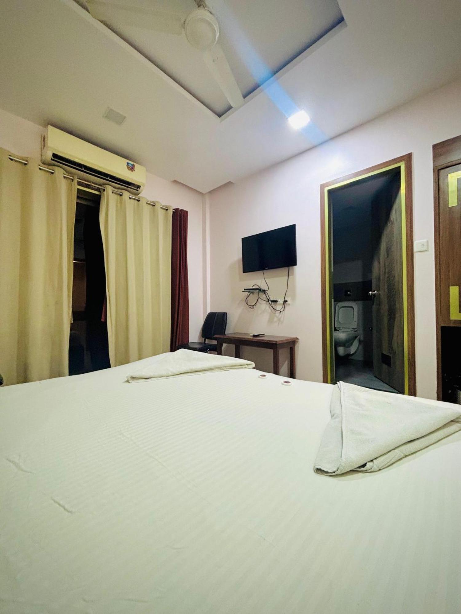 Hotel Laxmi Residency 罗纳瓦拉 外观 照片