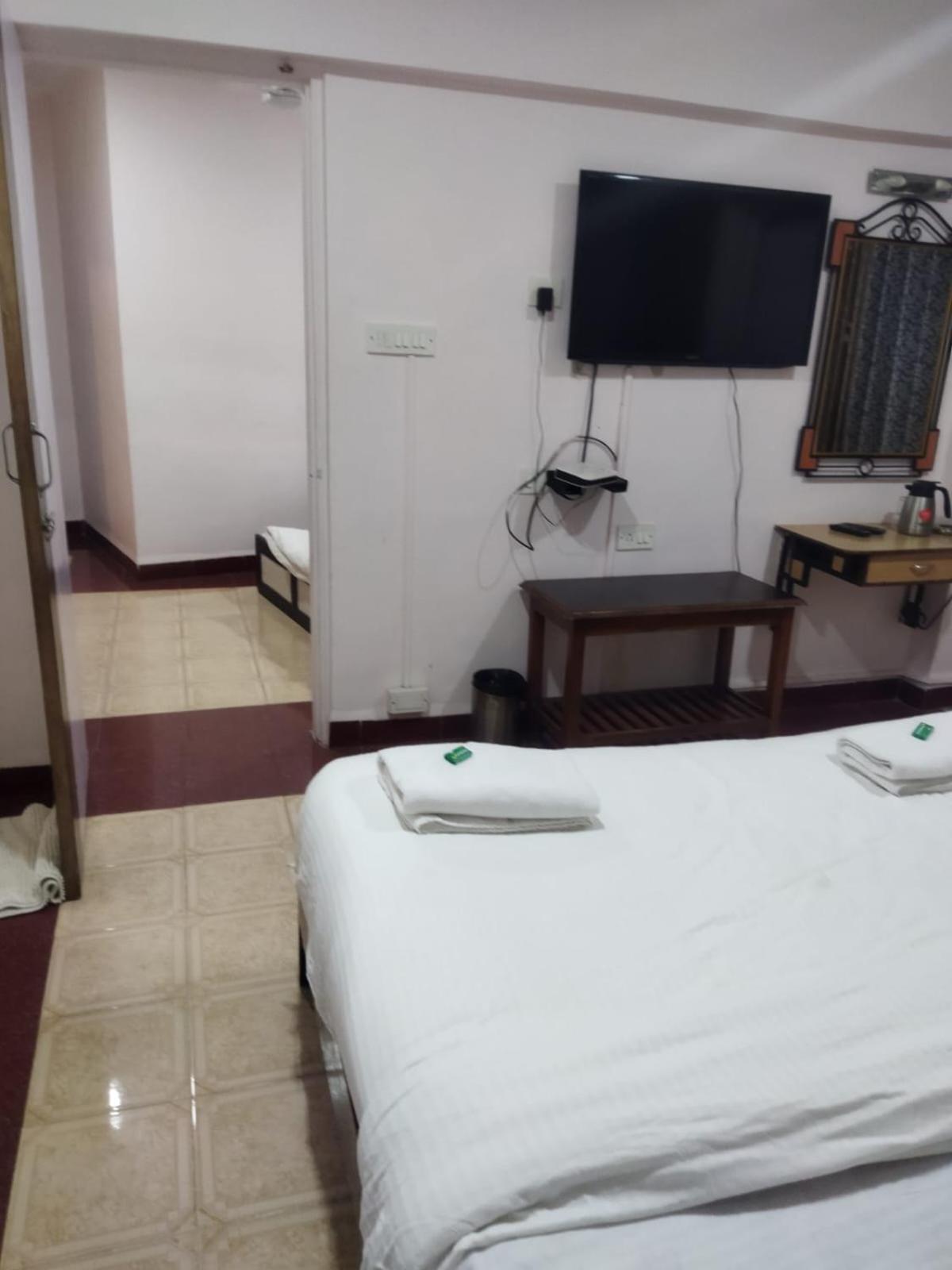 Hotel Laxmi Residency 罗纳瓦拉 外观 照片